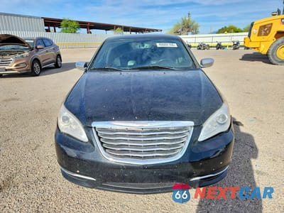 Piąte zdjęcie samochodu w środku: 2013 CHRYSLER 200 LIMITED VIN:1C3CCBCG7DN507600 - miniatura