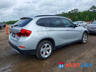 Trzecie zdjęcie samochodu z tyłu: 2015 BMW X1 SDRIVE28I VIN:WBAVM1C58FV318366 - miniatura