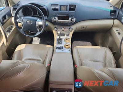 Zdjęcie 8 z 13 samochodu: 2012 TOYOTA HIGHLANDER SE VIN:5TDBK3EH7CS161952 - miniatura