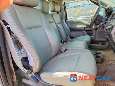 Piąte zdjęcie samochodu w środku: 2019 FORD F250 SUPER DUTY VIN:1FDBF2A63KEG24592 - miniatura