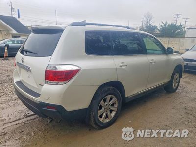 Trzecie zdjęcie samochodu z tyłu: 2013 TOYOTA HIGHLANDER SE VIN:5TDBK3EH3DS195548 - miniatura