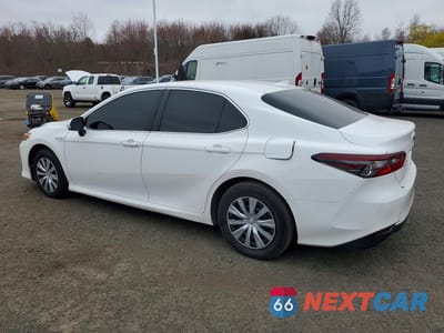 Drugie zdjęcie samochodu z przodu: 2021 TOYOTA CAMRY HYBRID LE VIN:4T1C31AKXMU556286 - miniatura