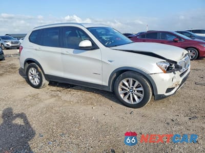 Czwarte zdjęcie samochodu z boku: 2017 BMW X3 SDRIVE28I VIN:5UXWZ7C30H0V90600 - miniatura