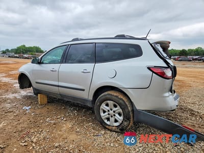 Drugie zdjęcie samochodu z przodu: 2016 CHEVROLET TRAVERSE LS VIN:1GNKRFED2GJ321384 - miniatura