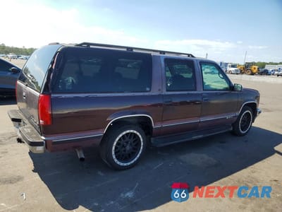 Trzecie zdjęcie samochodu z tyłu: 1996 CHEVROLET SUBURBAN C1500 VIN:1GNEC16R7TJ348781 - miniatura