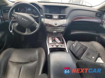 Zdjęcie 8 z 12 samochodu: 2019 INFINITI Q70 3.7 LUXE VIN:JN1BY1AR6KM585203 - miniatura