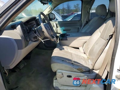 Zdjęcie 7 z 12 samochodu: 2010 GMC SIERRA K1500 SLE VIN:1GTSKVE38AZ194678 - miniatura