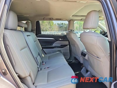 Zdjęcie 11 z 13 samochodu: 2019 TOYOTA HIGHLANDER XLE VIN:5TDJZRFH1KS615703 - miniatura