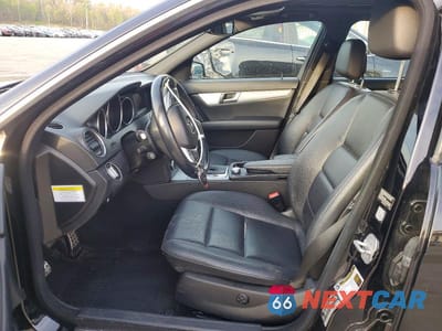 Zdjęcie 7 z 13 samochodu: 2014 MERCEDES-BENZ C 250 VIN:WDDGF4HB9EA930061 - miniatura