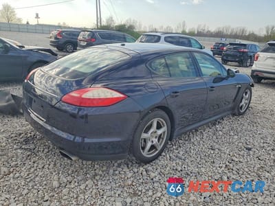 Trzecie zdjęcie samochodu z tyłu: 2011 PORSCHE PANAMERA 2 VIN:WP0AA2A72BL012659 - miniatura