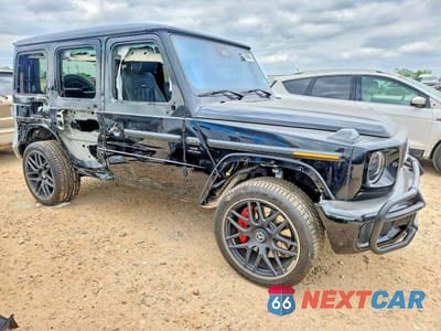 Czwarte zdjęcie samochodu z boku: 2026 MERCEDES-BENZ G 63 AMG VIN:W1NWH5ABXTX067645 - miniatura