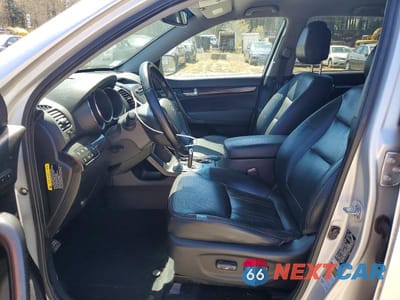 Zdjęcie 7 z 13 samochodu: 2012 KIA SORENTO EX VIN:5XYKUDA68CG243660 - miniatura