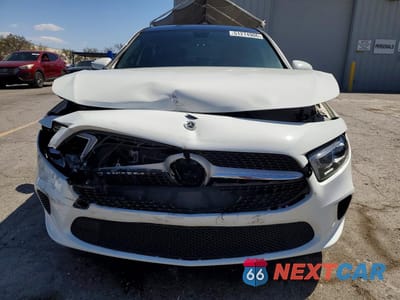 Piąte zdjęcie samochodu w środku: 2022 MERCEDES-BENZ A 220 VIN:W1K3G4EB2NJ356354 - miniatura