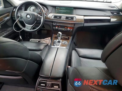Zdjęcie 8 z 11 samochodu: 2012 BMW 750 I VIN:WBAKA8C54CCY37829 - miniatura