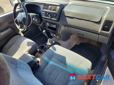 Zdjęcie 8 z 12 samochodu: 1999 NISSAN FRONTIER XE VIN:1N6DD26S8XC323177 - miniatura