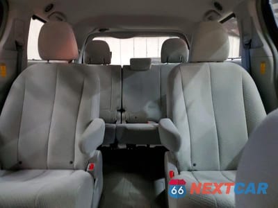 Zdjęcie 10 z 13 samochodu: 2014 TOYOTA SIENNA LE VIN:5TDJK3DC0ES090467 - miniatura