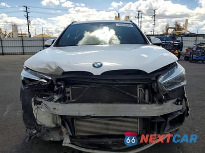 Piąte zdjęcie samochodu w środku: 2017 BMW X1 XDRIVE28I VIN:WBXHT3C39H5F78376 - miniatura