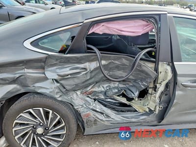 Zdjęcie 10 z 11 samochodu: 2023 HYUNDAI SONATA HYBRID SEL VIN:KMHL34JJ9PA057753 - miniatura