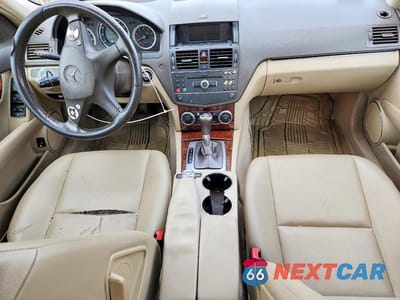 Zdjęcie 8 z 12 samochodu: 2009 MERCEDES-BENZ C 300 4MATIC VIN:WDDGF81X29F232512 - miniatura