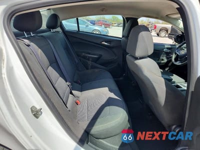 Zdjęcie 10 z 12 samochodu: 2017 CHEVROLET CRUZE LS VIN:1G1BC5SM1H7224936 - miniatura