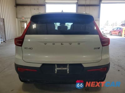 Zdjęcie 6 z 14 samochodu: 2023 VOLVO XC40 PLUS VIN:YV4L12UL0P2944239 - miniatura