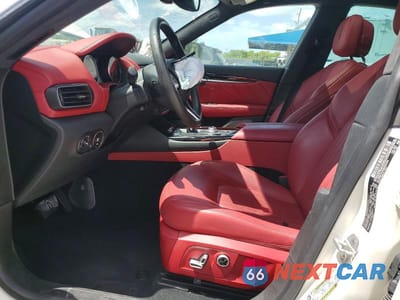 Zdjęcie 7 z 13 samochodu: 2022 MASERATI LEVANTE BASE VIN:ZN661XUAXNX402334 - miniatura
