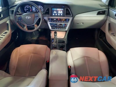 Zdjęcie 8 z 12 samochodu: 2017 HYUNDAI SONATA SE VIN:5NPE24AF1HH499237 - miniatura