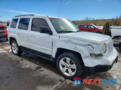Czwarte zdjęcie samochodu z boku: 2011 JEEP PATRIOT SPORT VIN:1J4NF1GB0BD275973 - miniatura