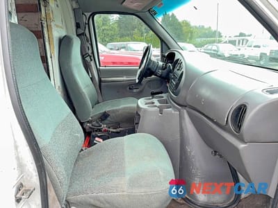 Piąte zdjęcie samochodu w środku: 2000 FORD ECONOLINE E350 SUPER DUTY CUTAWAY VAN VIN:1FDWE35L7YHB54648 - miniatura