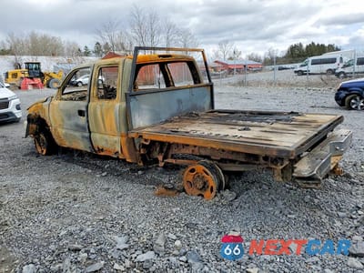 Drugie zdjęcie samochodu z przodu: 2004 CHEVROLET SILVERADO K2500 HEAVY DUTY VIN:1GCHK29UX4E350310 - miniatura