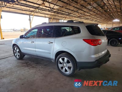 Drugie zdjęcie samochodu z przodu: 2010 CHEVROLET TRAVERSE LTZ VIN:1GNLRHED3AS155393 - miniatura