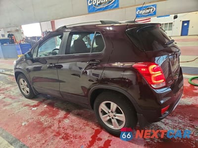 Drugie zdjęcie samochodu z przodu: 2021 CHEVROLET TRAX 1LT VIN:KL7CJLSB2MB311348 - miniatura