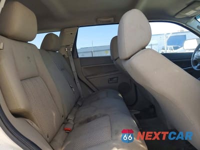 Zdjęcie 10 z 12 samochodu: 2005 JEEP GRAND CHEROKEE LAREDO VIN:1J4GS48K35C510980 - miniatura