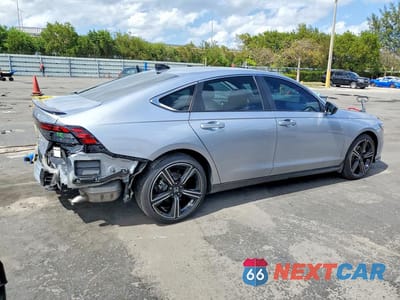 Trzecie zdjęcie samochodu z tyłu: 2025 HONDA ACCORD HYBRID SPORT VIN:1HGCY2F50SA086185 - miniatura