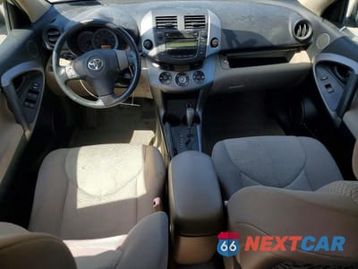 Zdjęcie 8 z 14 samochodu: 2006 TOYOTA RAV4 LIMITED VIN:JTMBD31V165039023 - miniatura