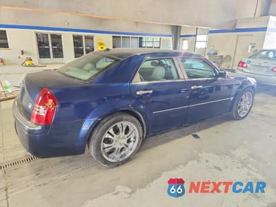 Trzecie zdjęcie samochodu z tyłu: 2005 CHRYSLER 300C VIN:2C3AA63H35H659350 - miniatura