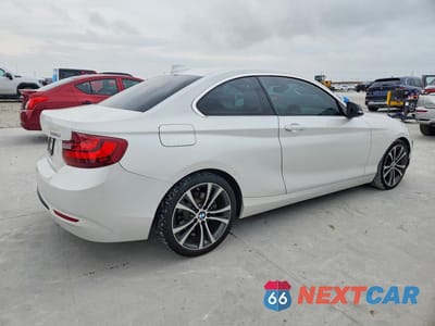 Trzecie zdjęcie samochodu z tyłu: 2014 BMW 228 I VIN:WBA1F5C50EV246237 - miniatura