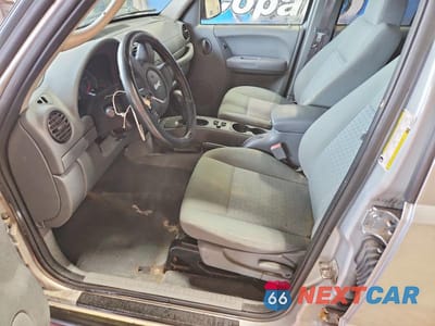 Zdjęcie 7 z 12 samochodu: 2005 JEEP LIBERTY SPORT VIN:1J4GL48K85W546238 - miniatura