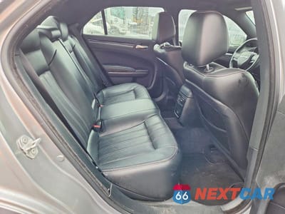 Zdjęcie 10 z 12 samochodu: 2018 CHRYSLER 300 S VIN:2C3CCABG0JH214461 - miniatura
