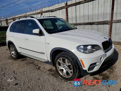 Czwarte zdjęcie samochodu z boku: 2013 BMW X5 XDRIVE35I VIN:5UXZV4C56DL993630 - miniatura