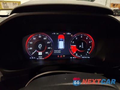Zdjęcie 9 z 13 samochodu: 2020 VOLVO XC40 T5 MOMENTUM VIN:YV4162UK8L2173460 - miniatura