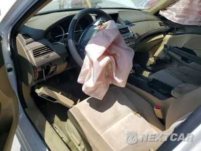 Zdjęcie 8 z 12 samochodu: 2010 HONDA ACCORD LXP VIN:1HGCP2F46AA191743 - miniatura