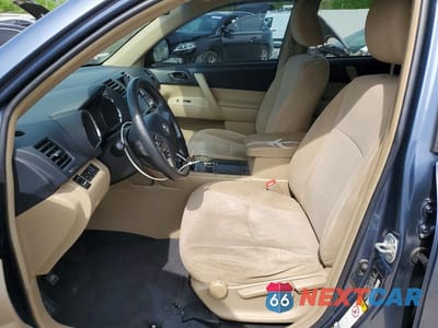 Zdjęcie 7 z 13 samochodu: 2013 TOYOTA HIGHLANDER BASE VIN:5TDZA3EH6DS034581 - miniatura