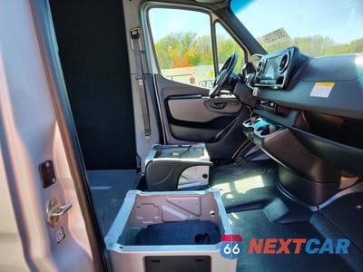 Zdjęcie 11 z 13 samochodu: 2022 MERCEDES-BENZ SPRINTER 4500 VIN:W1W9ED3YXNT113224 - miniatura
