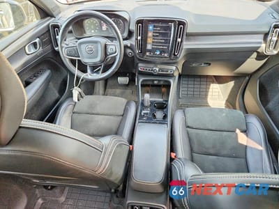 Zdjęcie 8 z 14 samochodu: 2019 VOLVO XC40 T5 R-DESIGN VIN:YV4162UM9K2117222 - miniatura