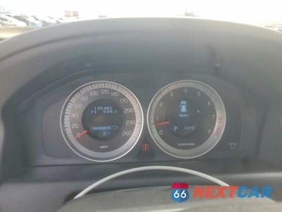 Zdjęcie 9 z 13 samochodu: 2013 VOLVO XC60 T6 VIN:YV4902DZ0D2384932 - miniatura
