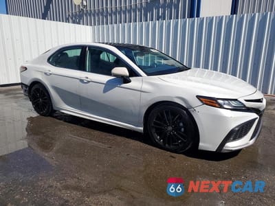 Czwarte zdjęcie samochodu z boku: 2022 TOYOTA CAMRY XSE VIN:4T1K61BKXNU070354 - miniatura