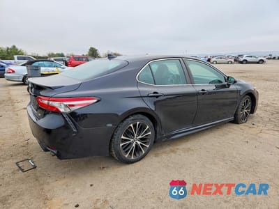 Trzecie zdjęcie samochodu z tyłu: 2019 TOYOTA CAMRY SE VIN:4T1B11HKXKU847813 - miniatura