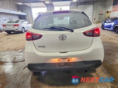 Zdjęcie 6 z 12 samochodu: 2020 TOYOTA YARIS HATCHBACK LE VIN:3MYDLBJV5LY701028 - miniatura