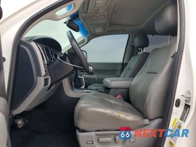 Zdjęcie 7 z 13 samochodu: 2014 TOYOTA SEQUOIA LIMITED VIN:5TDKY5G14ES052636 - miniatura